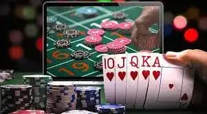 Pemain Live Casino berinteraksi dengan dealer langsung online